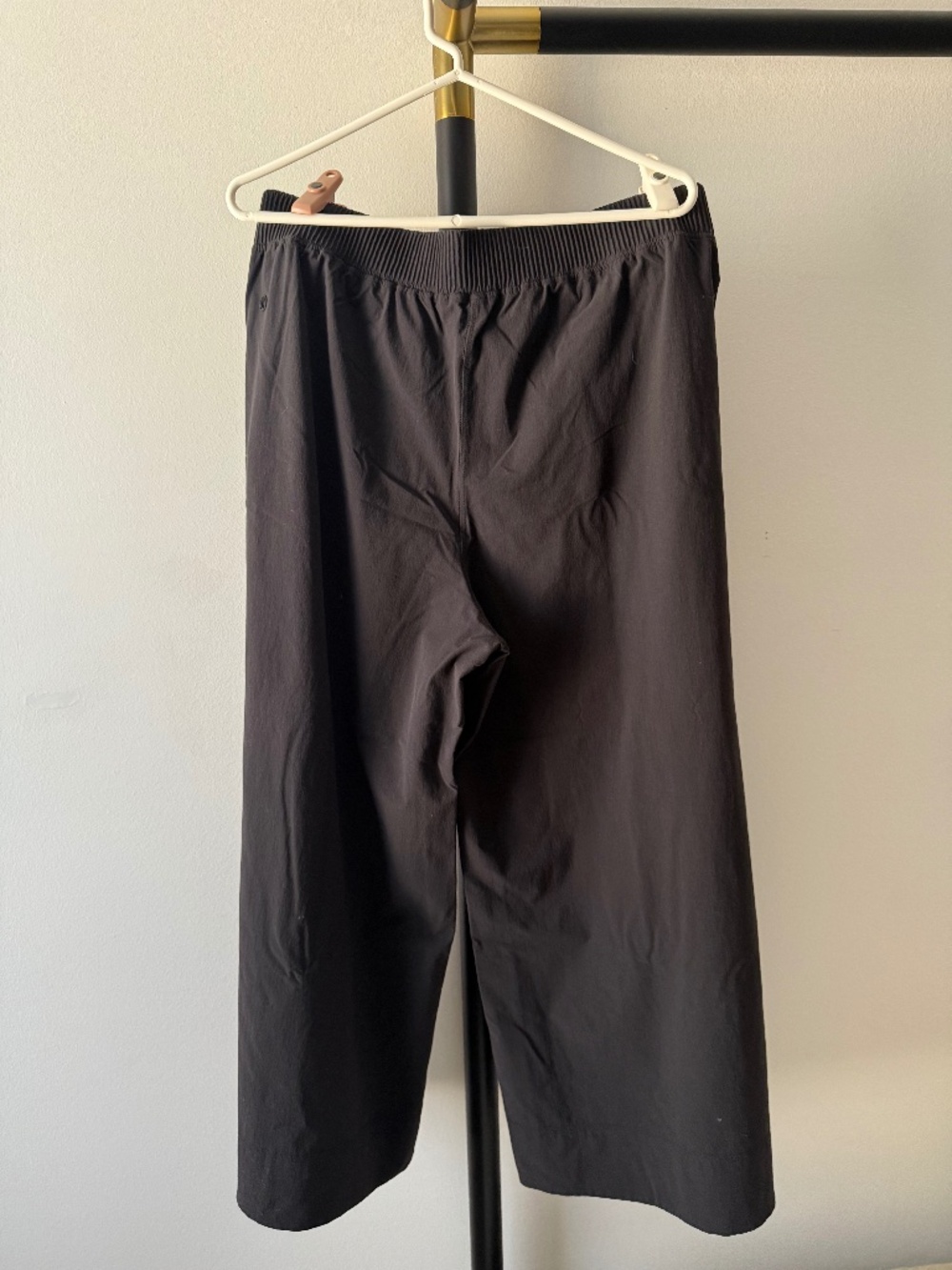 Lululemon Stretch Woven High Rise Wide Leg Cropped Black Pant SZ XL - Picture 4 of 5